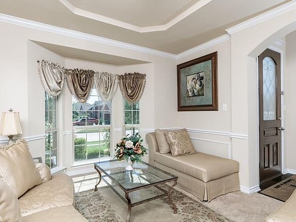 4th image of 1319 Shields Ave