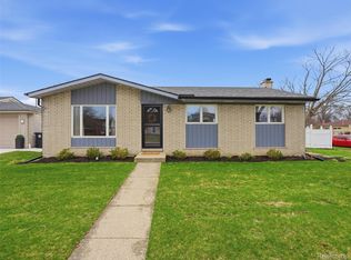 38126 Summers St, Livonia, MI 48154
