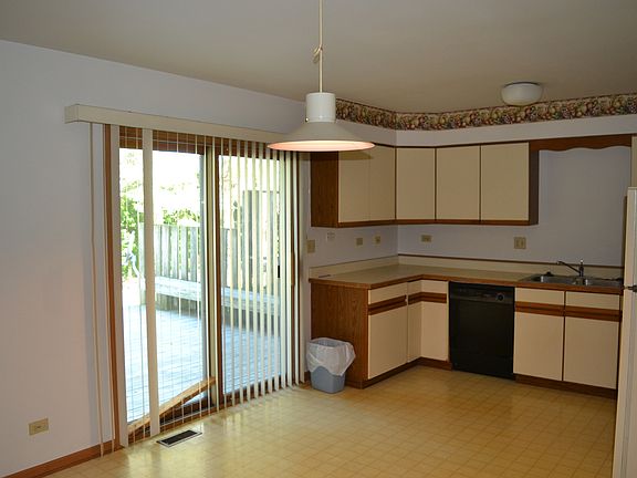 5th image of 2275 Valley Creek Dr
