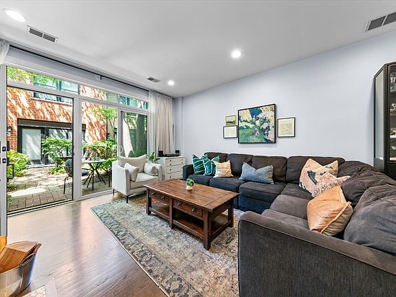 4th image of 1801 W Diversey Pkwy Unit 14