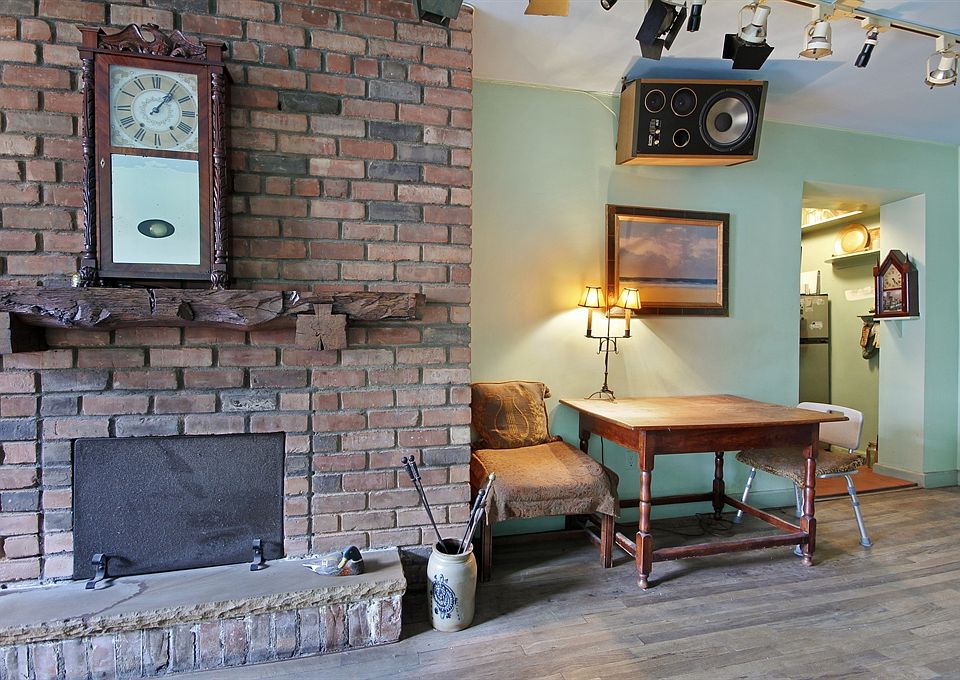 2nd image of 244 W 15th St #5B
