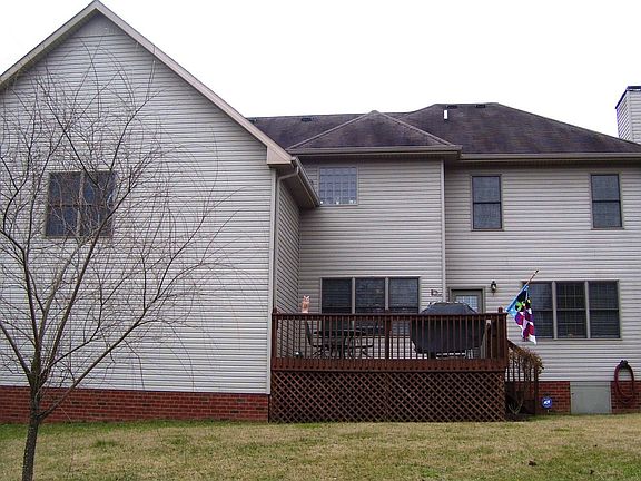 16x12 deck overlooks private back yard. 