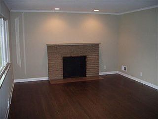 3rd image of 279 Dixon Ct