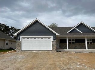 2075 Abbey Rd, New London, WI 54961