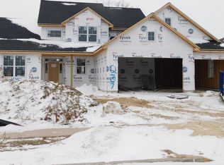 237 Mulberry LANE, Grafton, WI 53024