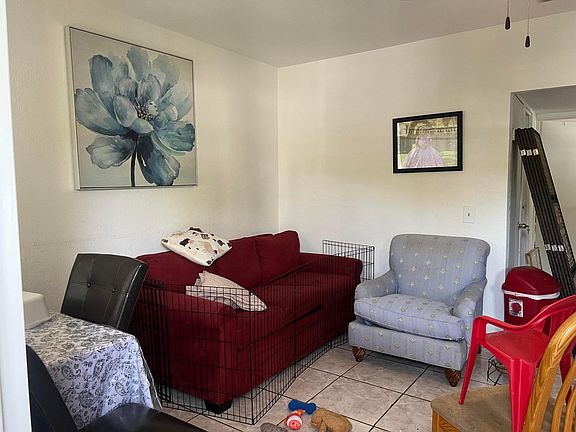 4th image of 4108 Greenwood Avenue