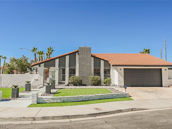 2nd image of 3686 Garita Ct