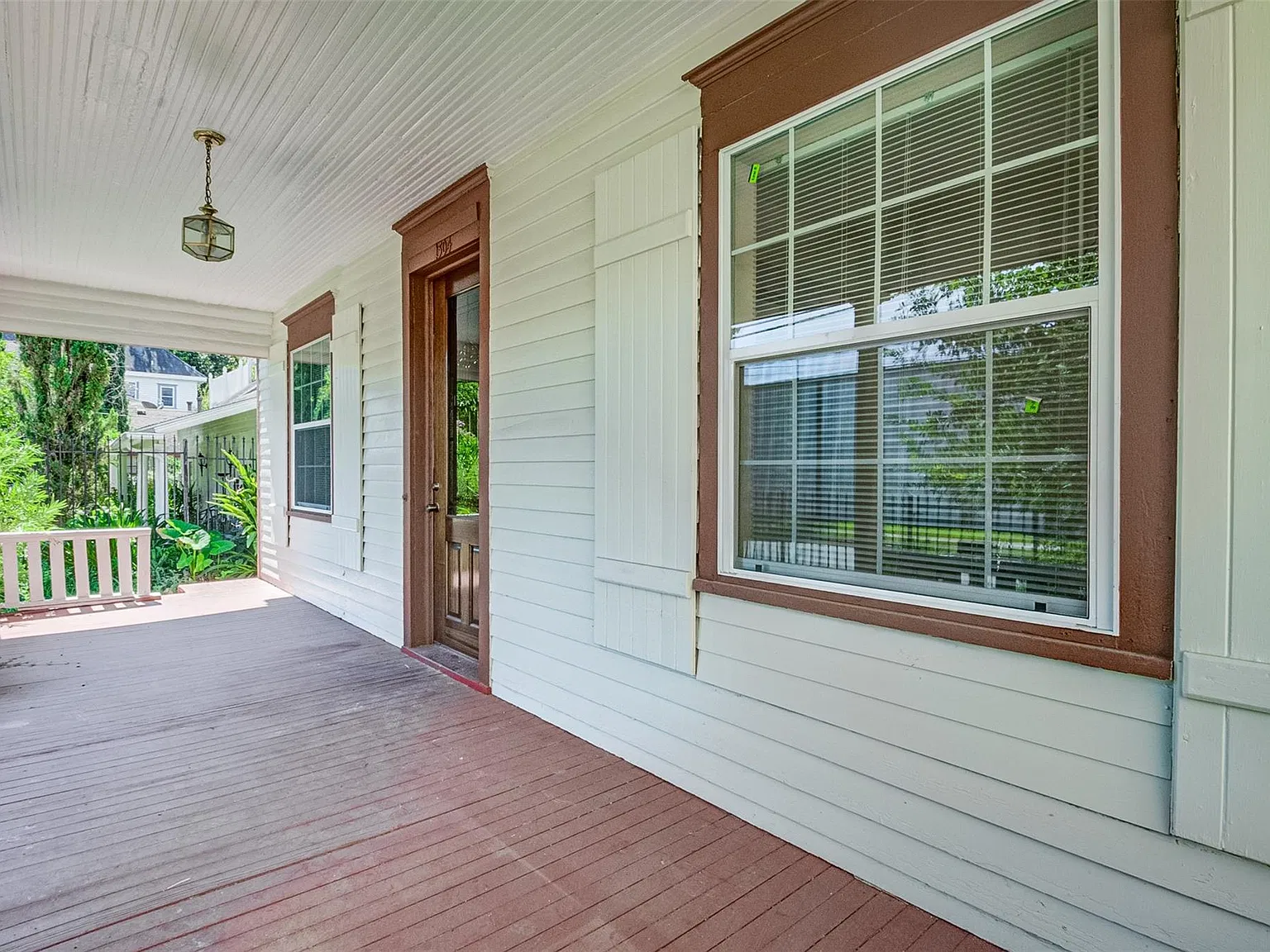 4 bed, 2.0 bath, 1841 sqft, $2,600 — Photo 2