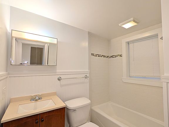 5th image of 2 Central St APT 4