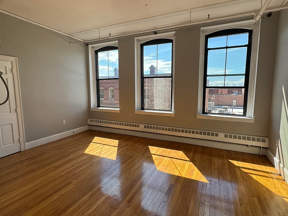 1-3 Central Sq #305