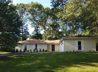 31 New Jersey St, Dix Hills, NY 11746