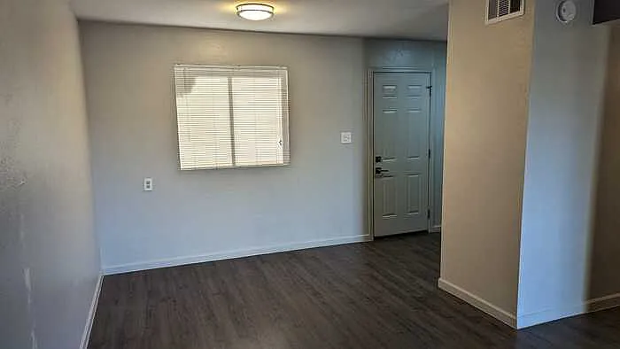 2326 E Pinchot Ave #10 — Photo 11