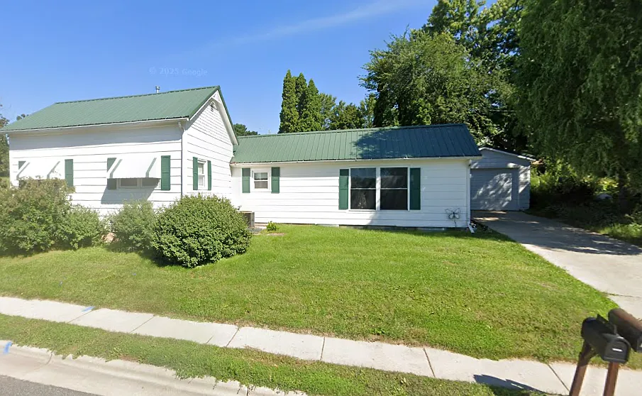 3 bed, 1200 sqft, $1,600 — Photo 3