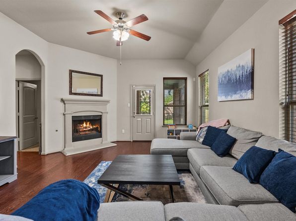 605 Pedernales St, Webster, TX 77598