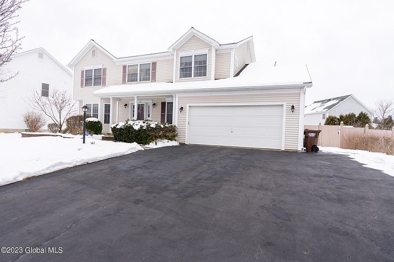 2nd image of 27 Huntswood Lane