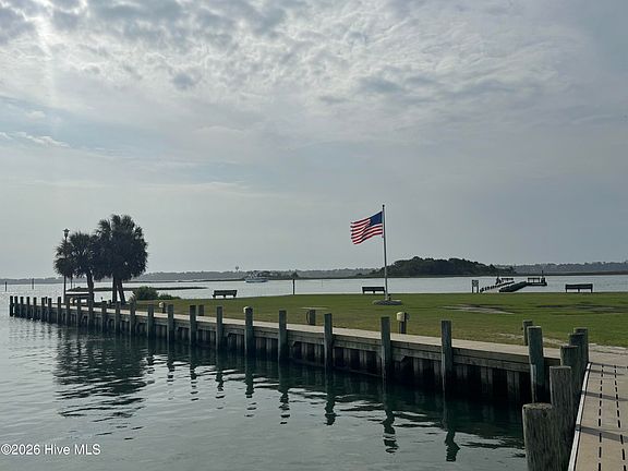 5th image of 650 Cedar Point Boulevard #F1