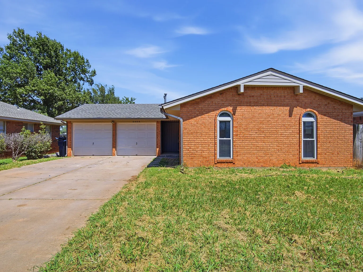 3 bed, 1.5 bath, 1976 sqft, $1,395 — Photo 3
