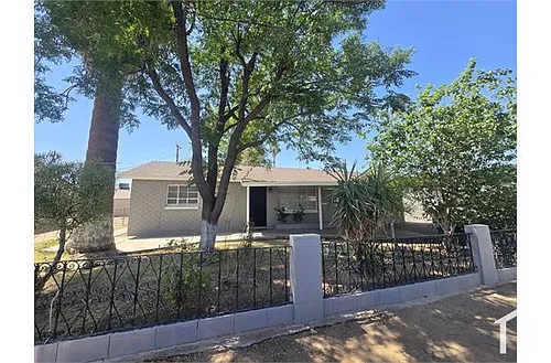 1735 E Burgess Ln Photo 1