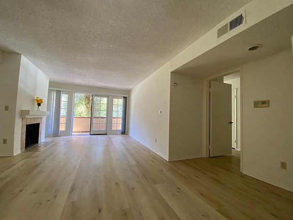 5th image of 22501 Del Valle St #1113