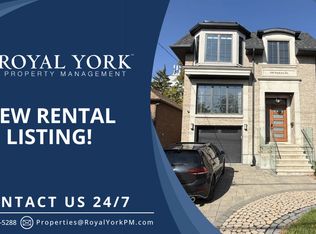 100 Parklea Dr, Toronto, ON M4G2J8
