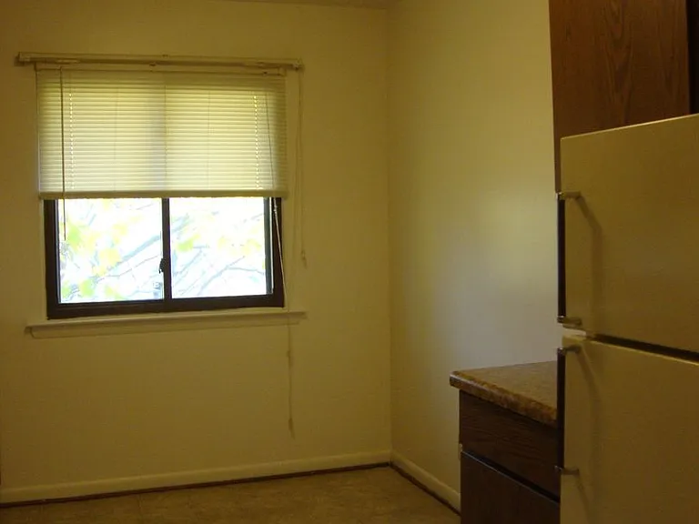 602 Washington St SE — Photo 2