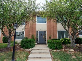 527 Hunters Dr, Carmel, IN 46032