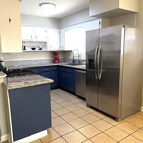 3 bed, 2.0 bath, 1576 sqft, $2,300 — Photo 3