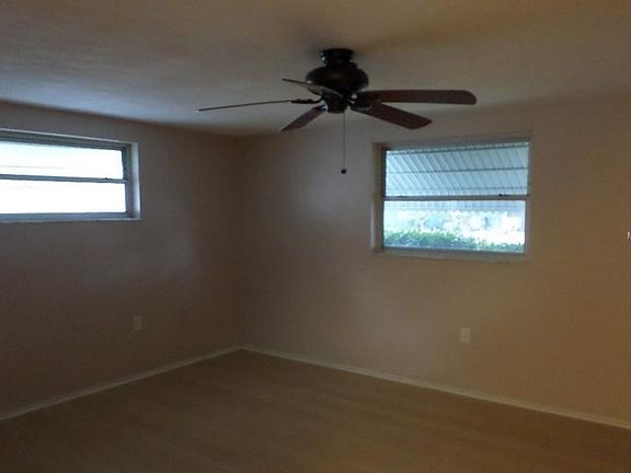 4th image of 3218 Finch Dr