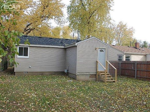 3rd image of 2192 E Schumacher St