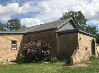 1305 Wright St, El Campo, TX 77437