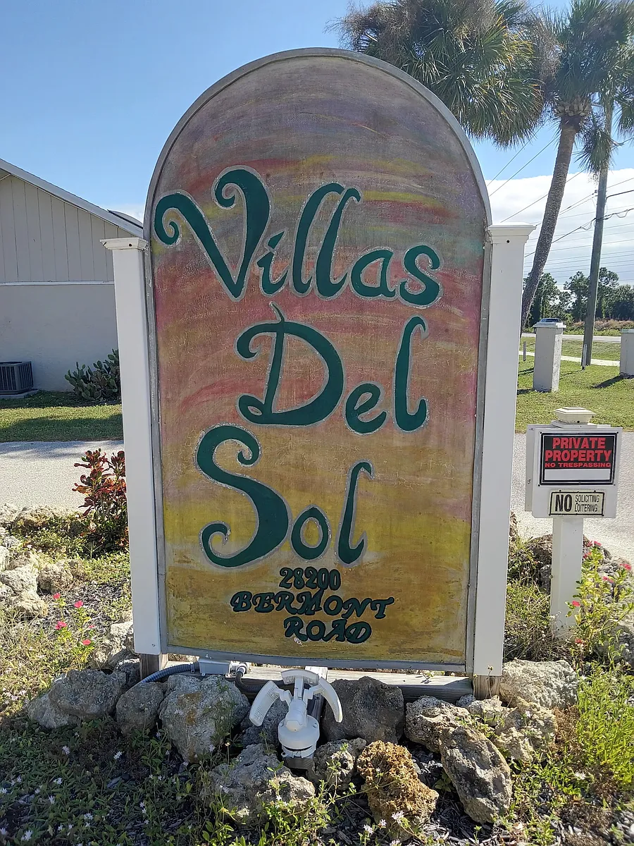 Building Photo - Villas del sol