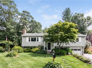 51 Kennedy Dr, Warwick, RI 02889