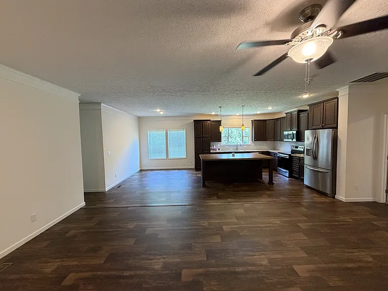 1311 E Memorial Hwy — Photo 4