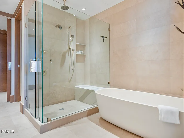 8680 Empire Club Dr — Photo 31