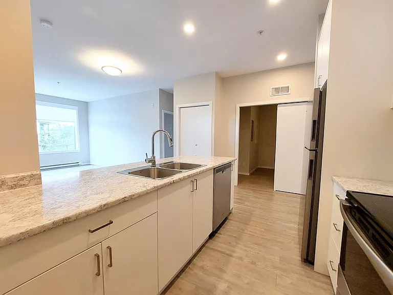 665 Redington Ave #208 — Photo 15