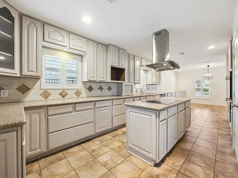 6215 Cheena Dr — Photo 11