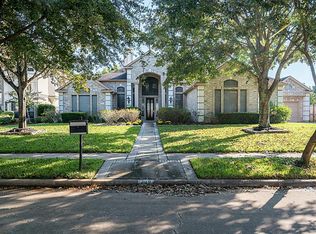 739 Lakeshore Dr, Sugar Land, TX 77478