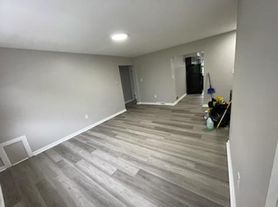 Maple Ave Apartments