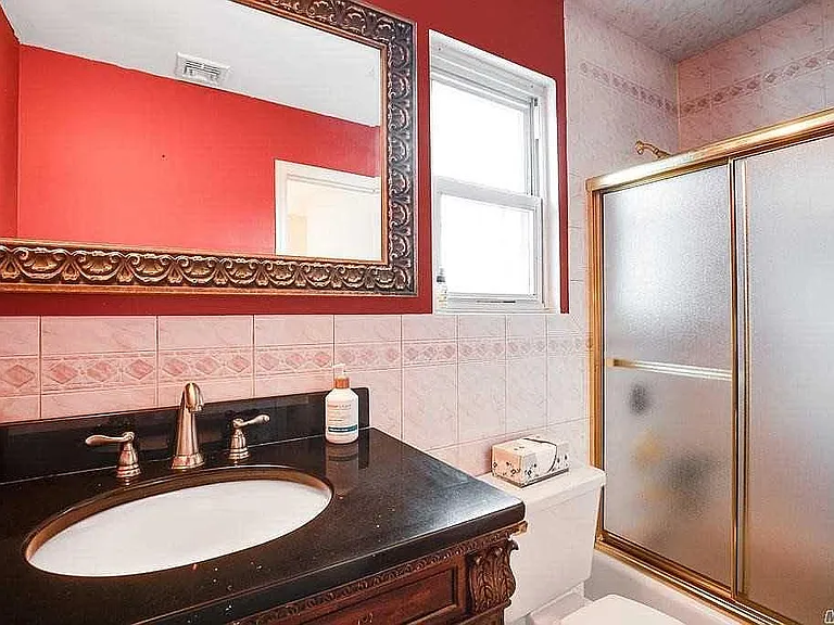 254 Haypath Rd — Photo 11