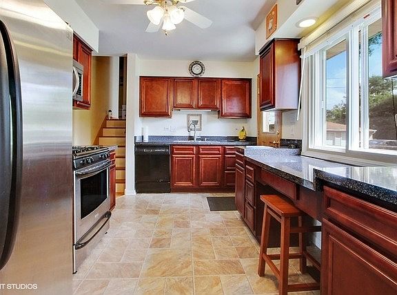 5th image of 1004 Greenvalley St