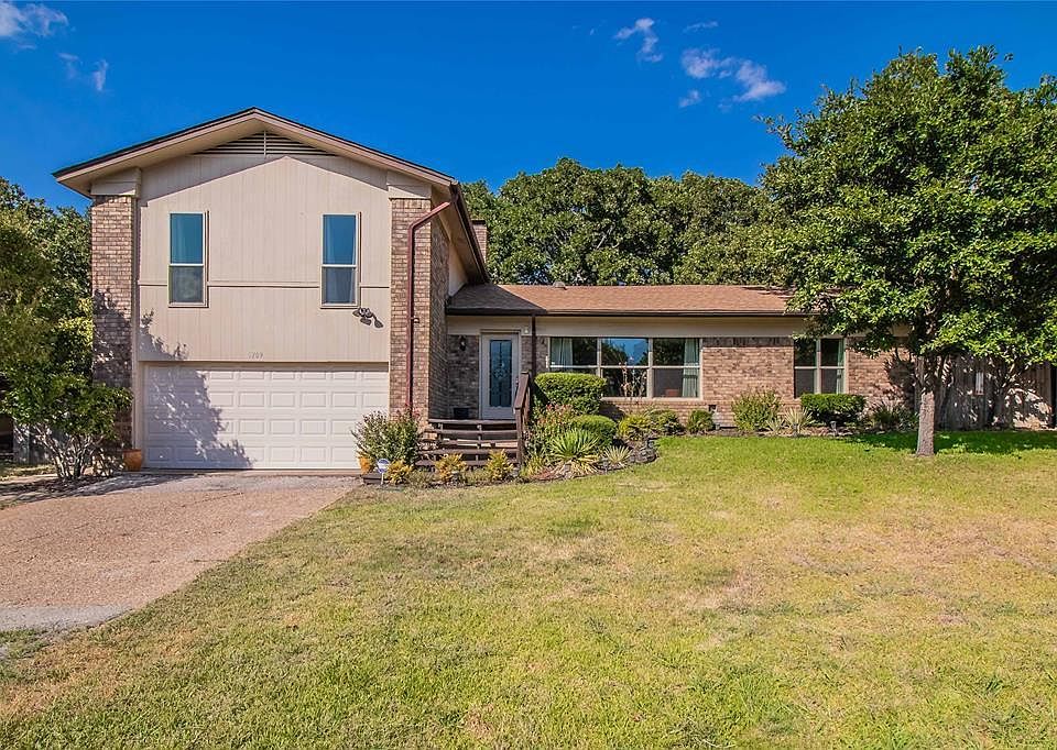 1st image of 5709 Trail Lake Dr