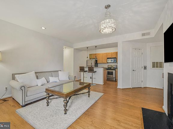 4th image of 3909 Penderview Dr APT 1923