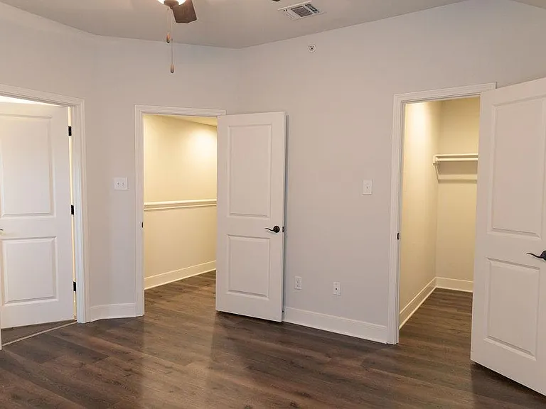6307 Melanzane Ave #1 — Photo 15