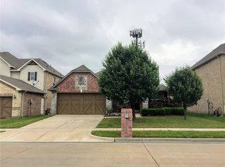 212 Moonlight Dr, Euless, TX 76039