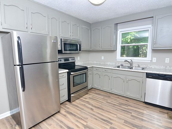 5th image of 325 Shirley Rd