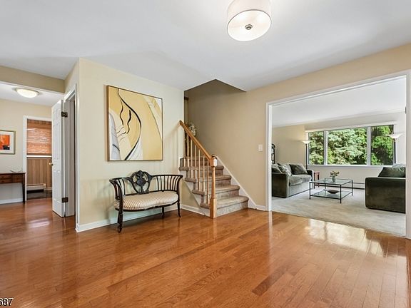 3rd image of 61 HOWELL DRIVE