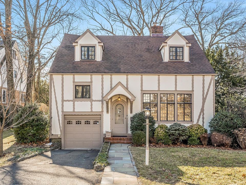 1st image of 207 Mulberry Ln