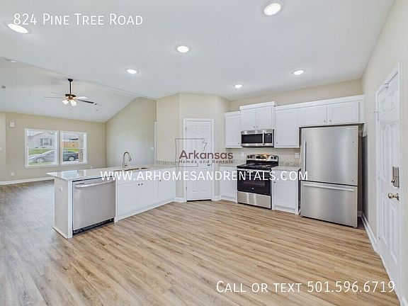 4th image of 824 Pine Tree Rd