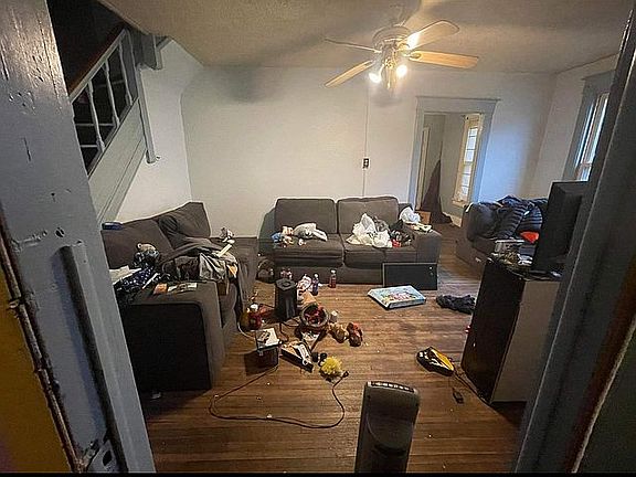 4th image of 312 E Thrush Ave