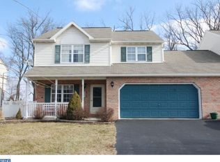 251 N View Rd, Fleetwood, PA 19522